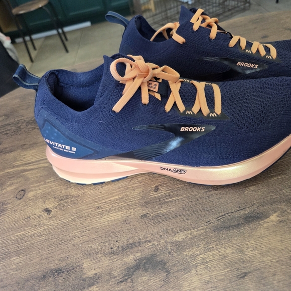 Brooks Levitate 3 Navy and Copper Athletic Shoes - Picture 3 of 8